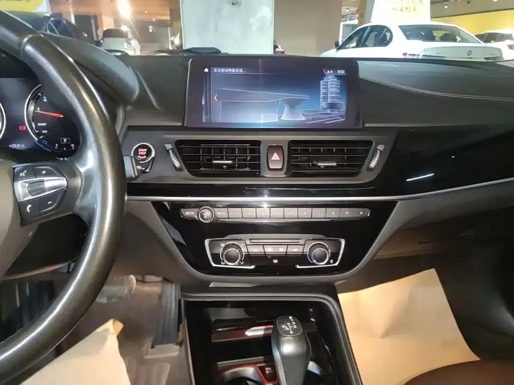 2019 BMW 1 Series 118i M Sport Package — миниатюра 13
