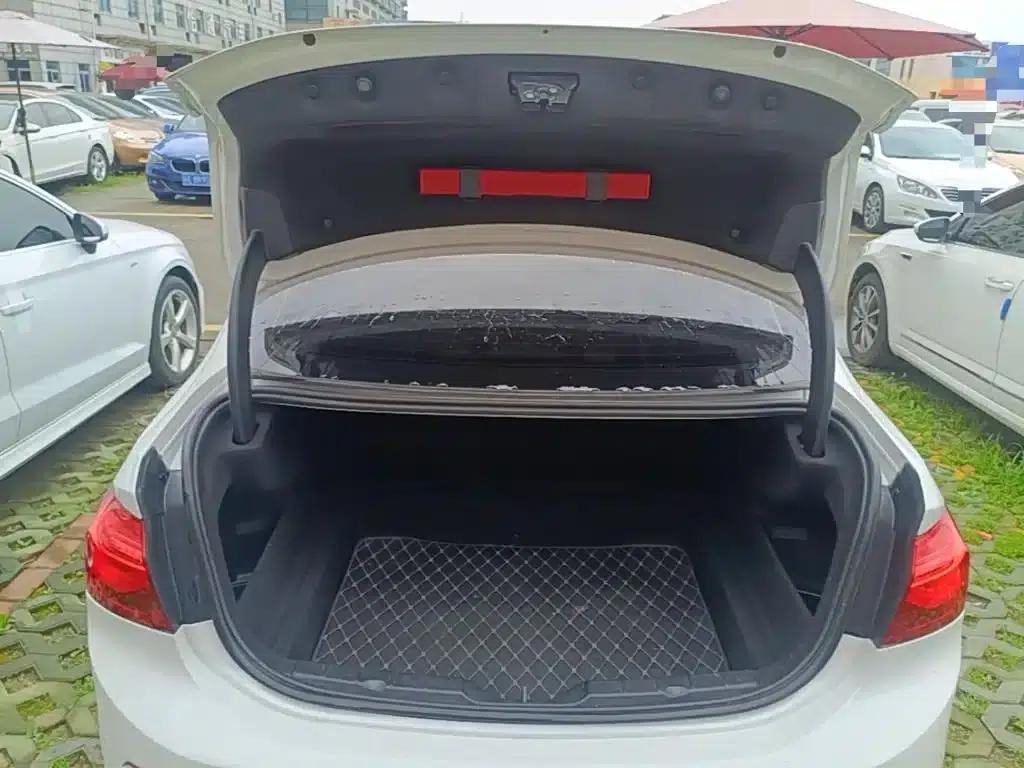 BMW 1 Series 2020 120i Fashion Edition — миниатюра 19