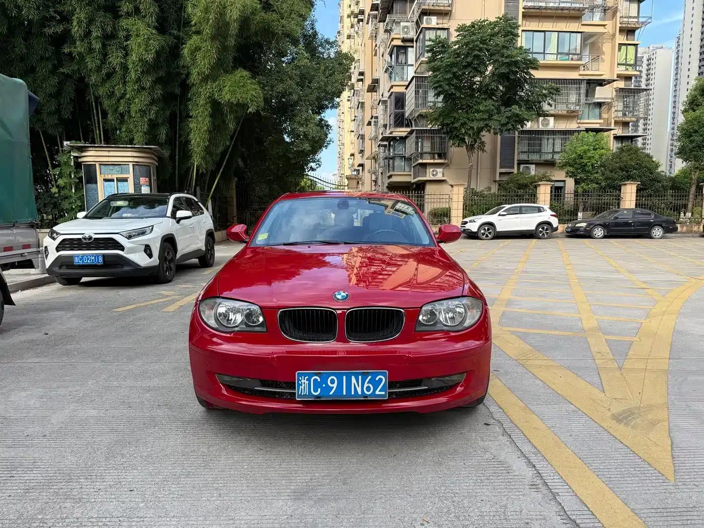 BMW 1 Series (Imported) 2010 120i Sport Limited Edition — миниатюра 2