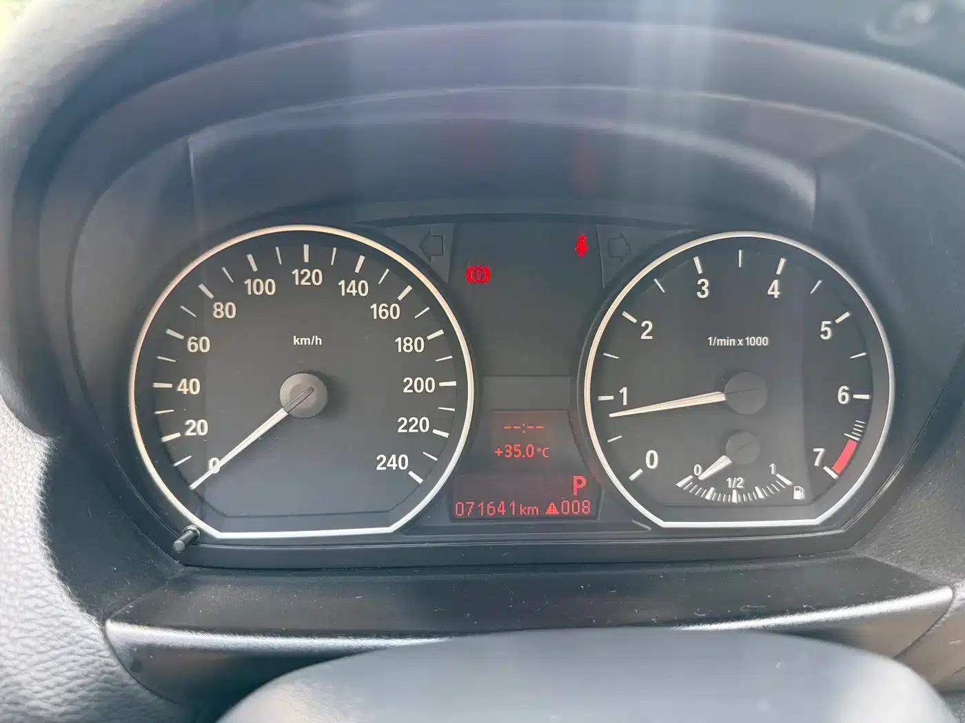 BMW 1 Series (Imported) 2010 120i Sport Limited Edition — миниатюра 18