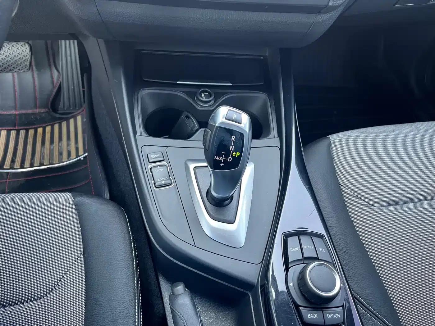 2013 BMW 1 Series (Imported) Facelift 116i Urban Edition — миниатюра 13