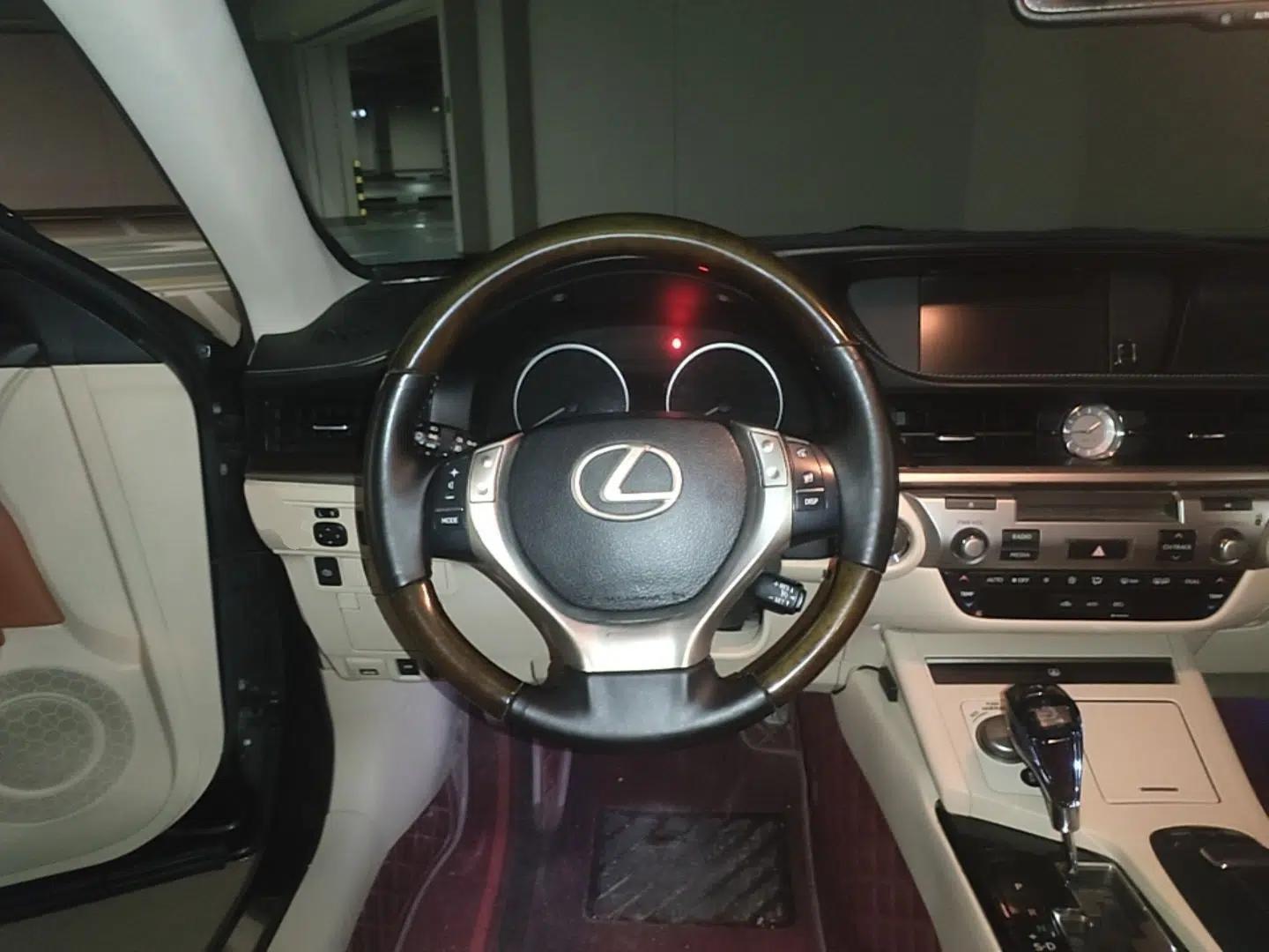 Lexus ES 2013 250 Elegant Edition — миниатюра 10