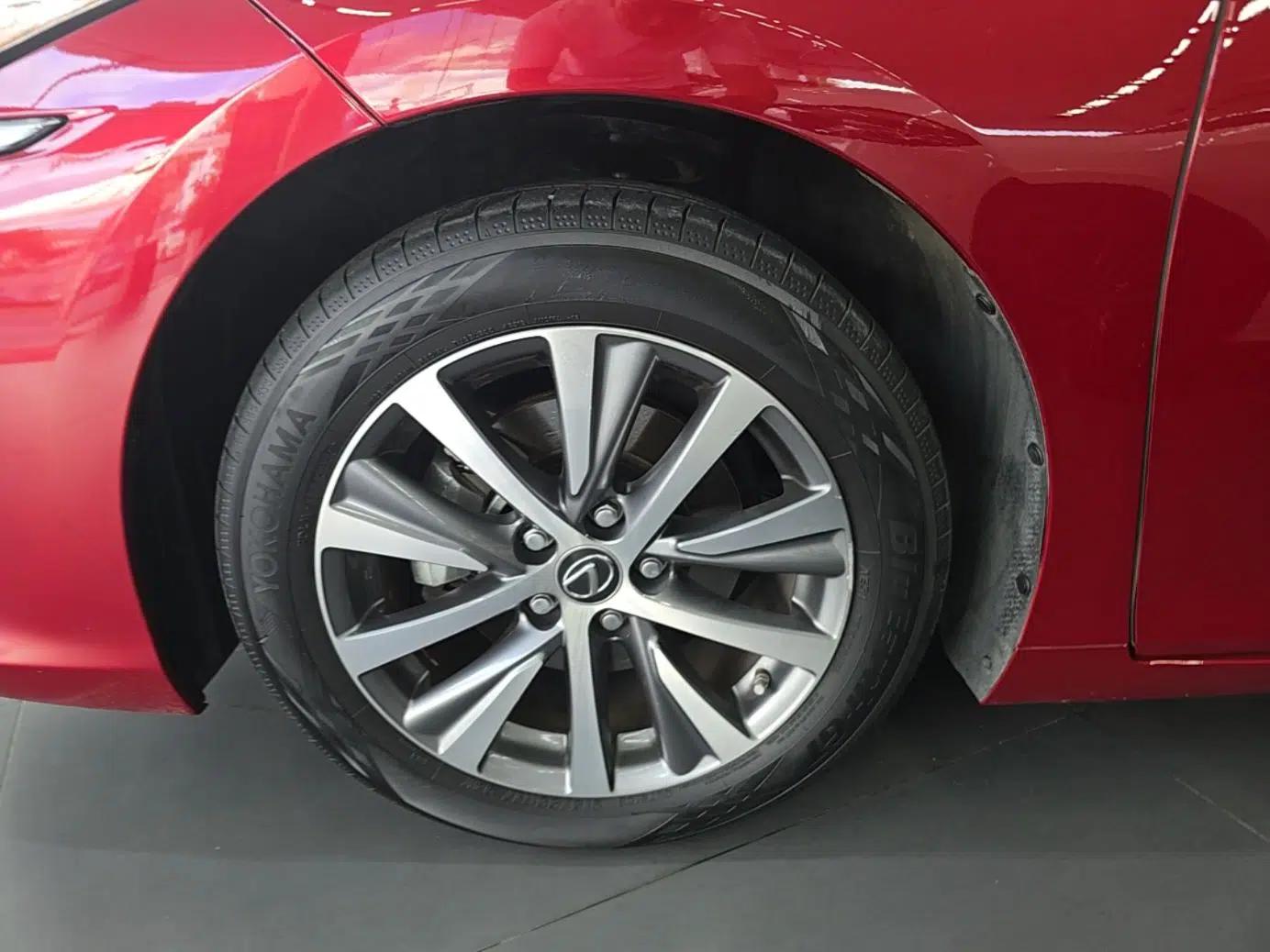 Lexus ES 2020 200 Excellence Edition — миниатюра 10