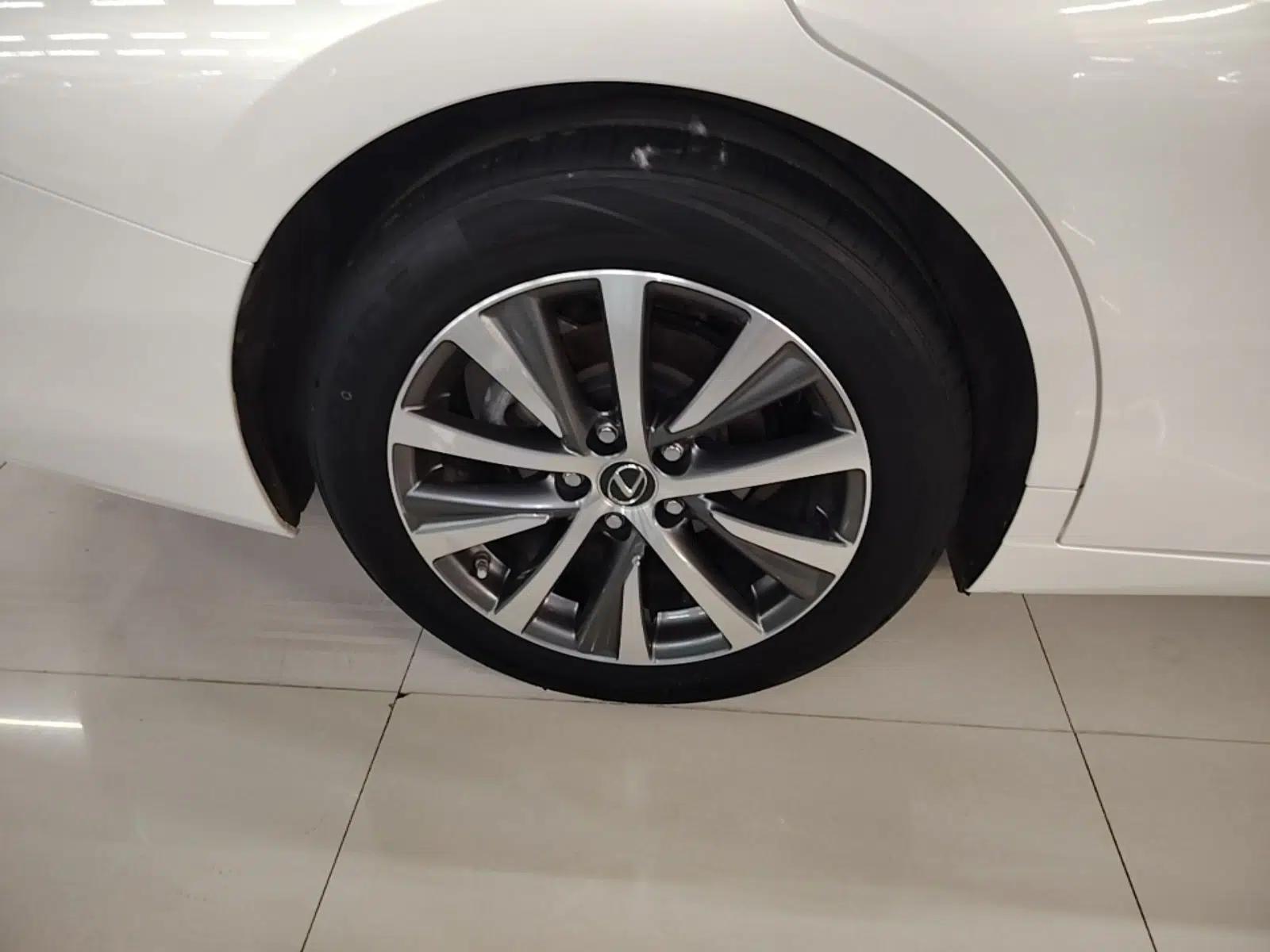 Lexus ES 2020 200 Excellence Edition — миниатюра 11