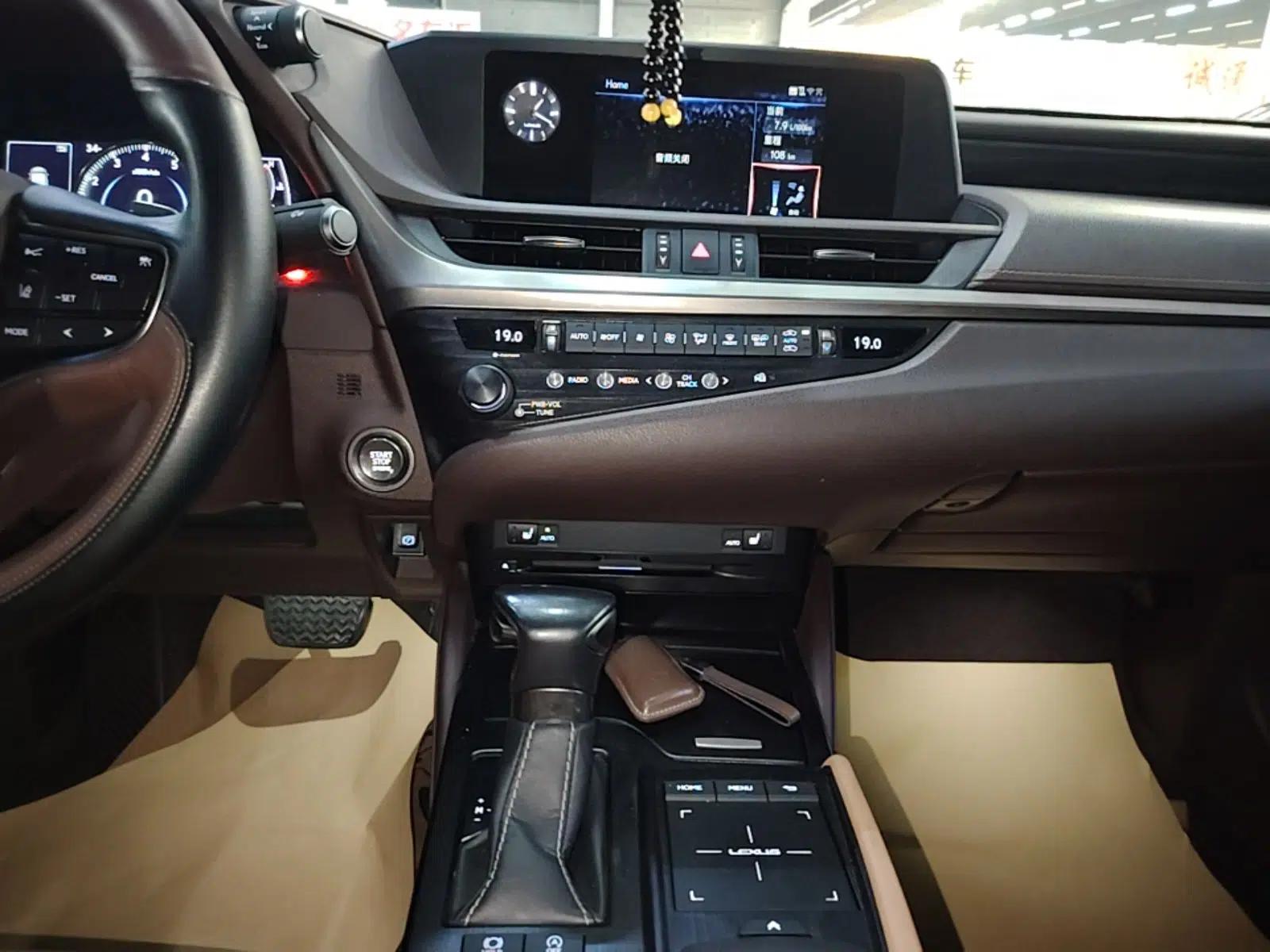 Lexus ES 2020 200 Excellence Edition — миниатюра 15
