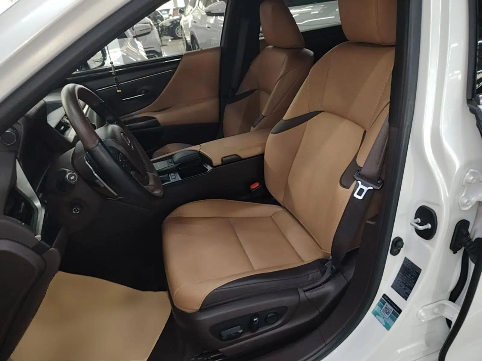 Lexus ES 2020 200 Excellence Edition — миниатюра 17