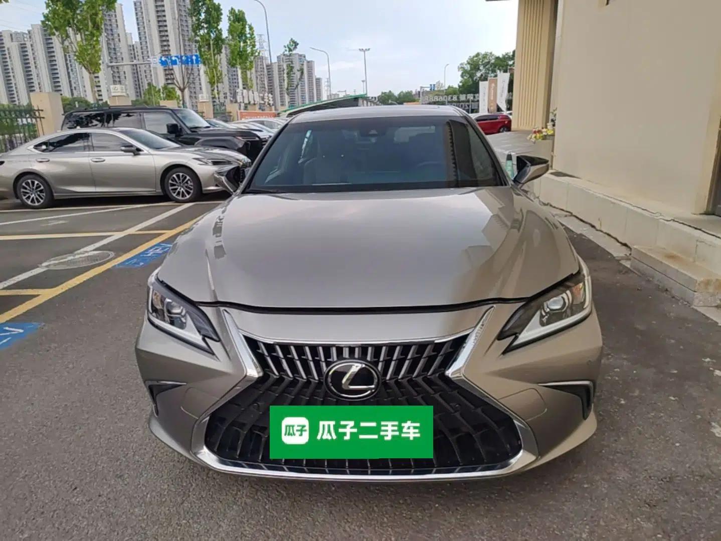 Lexus ES 2023 200 Excellence Edition — миниатюра 2