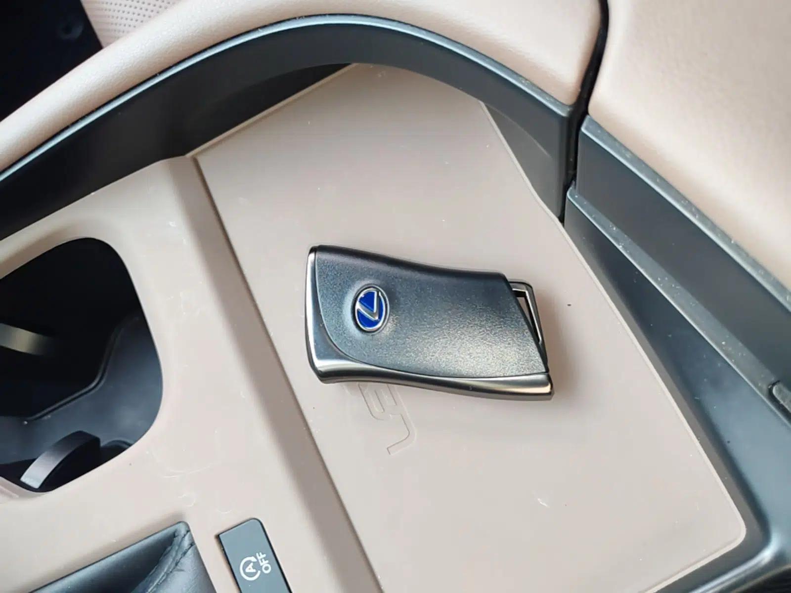 Lexus ES 2023 200 Excellence Edition — миниатюра 28