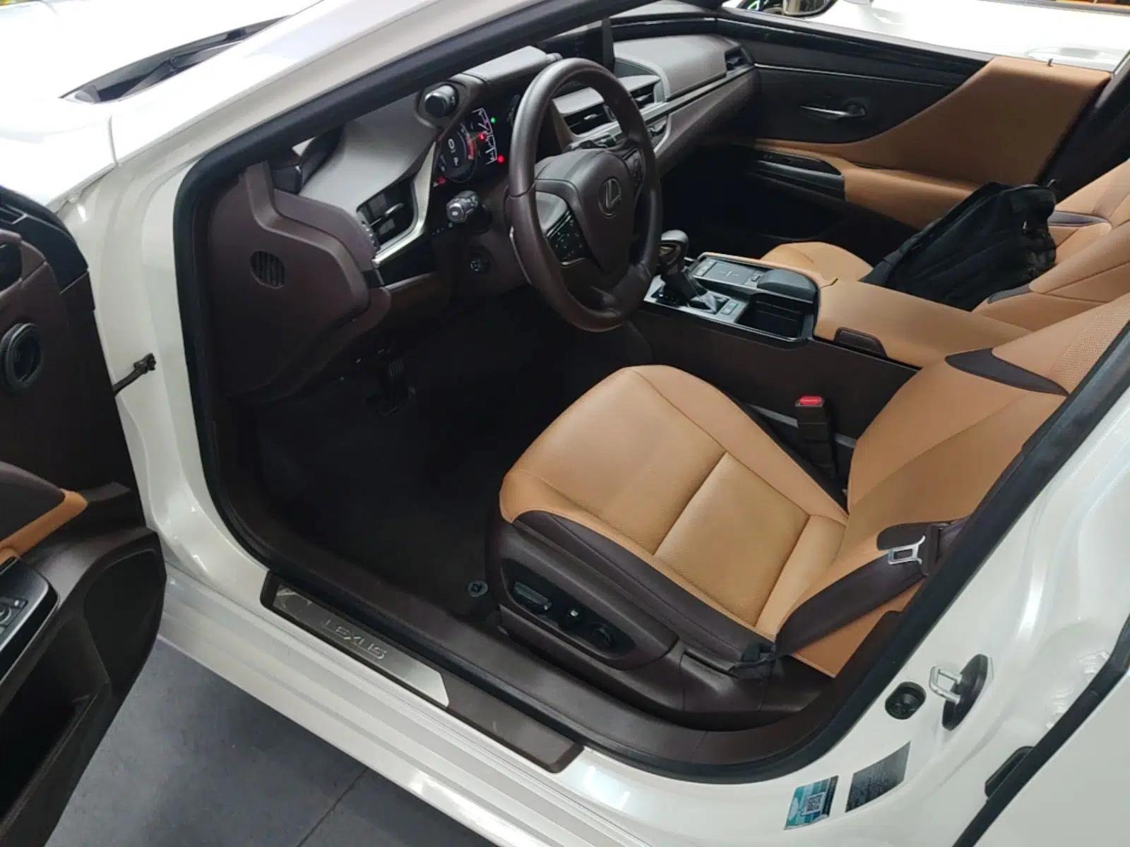 Lexus ES 2020 200 Excellence Edition — миниатюра 18