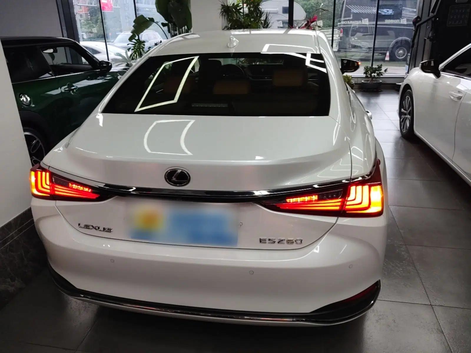 Lexus ES 2020 200 Excellence Edition — миниатюра 5