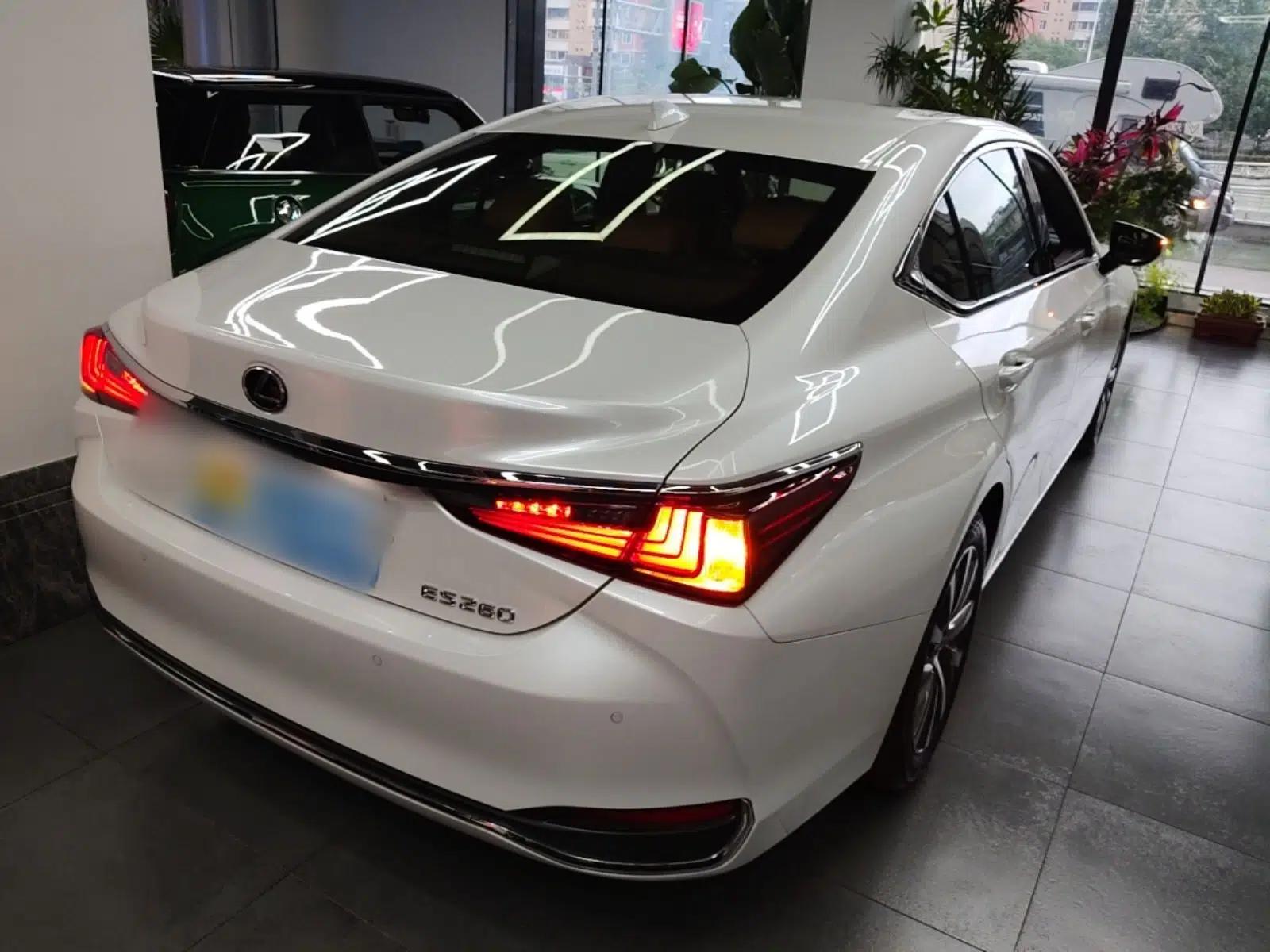 Lexus ES 2020 200 Excellence Edition — миниатюра 6
