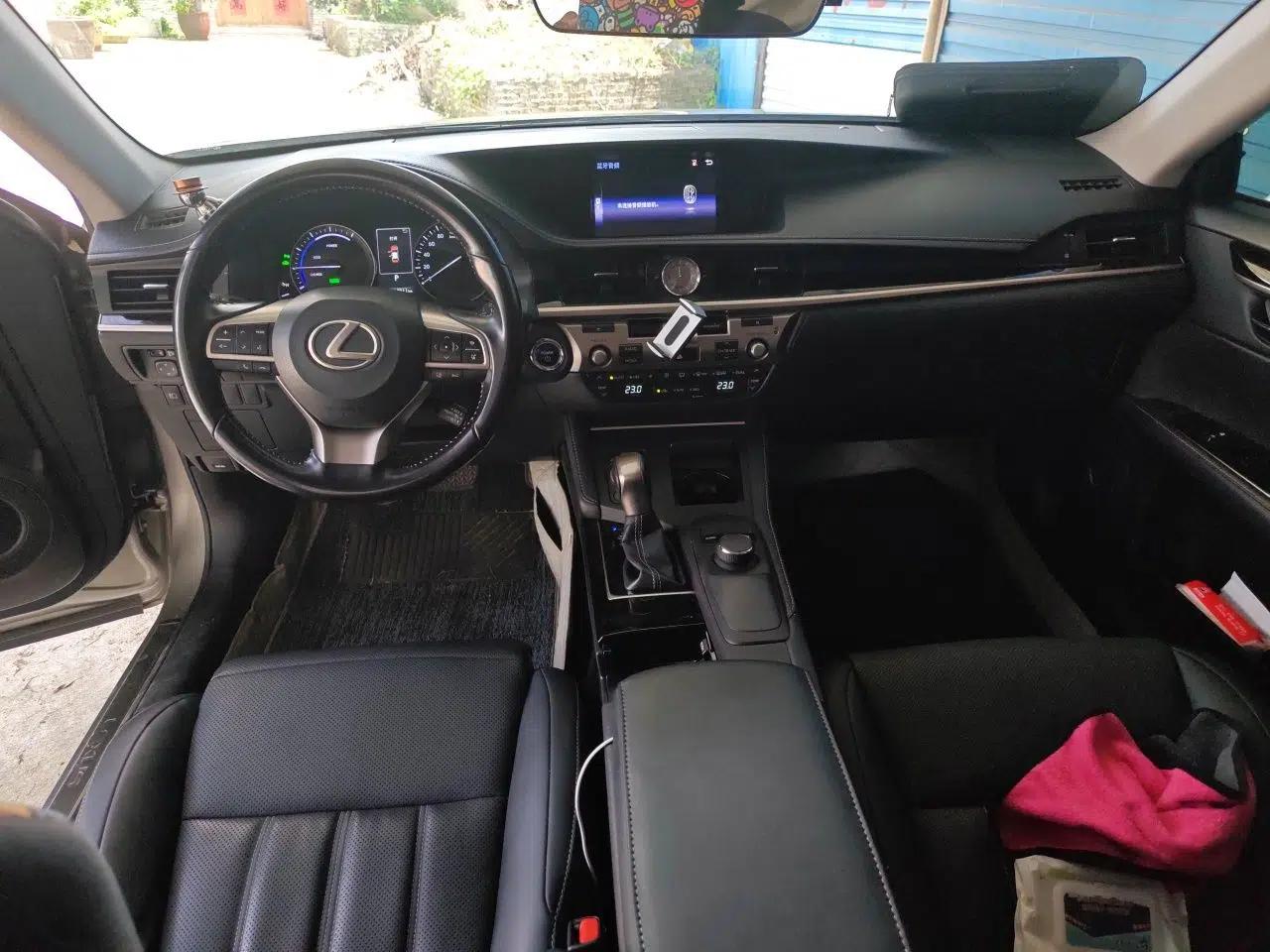 Lexus ES 2015 300h Comfort Edition — миниатюра 9