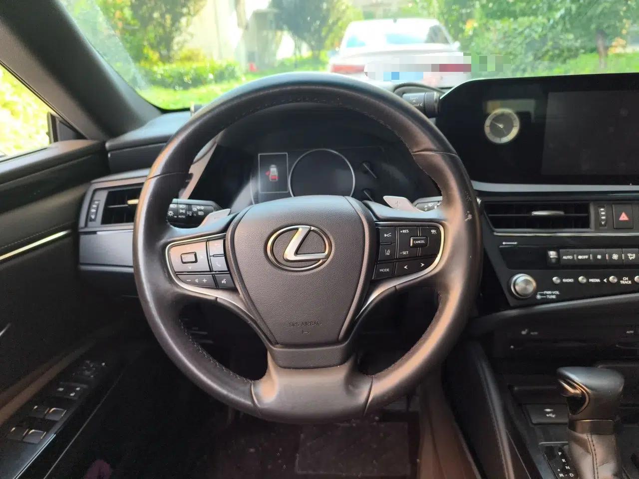 Lexus ES 2021 200 Excellence Edition — миниатюра 10