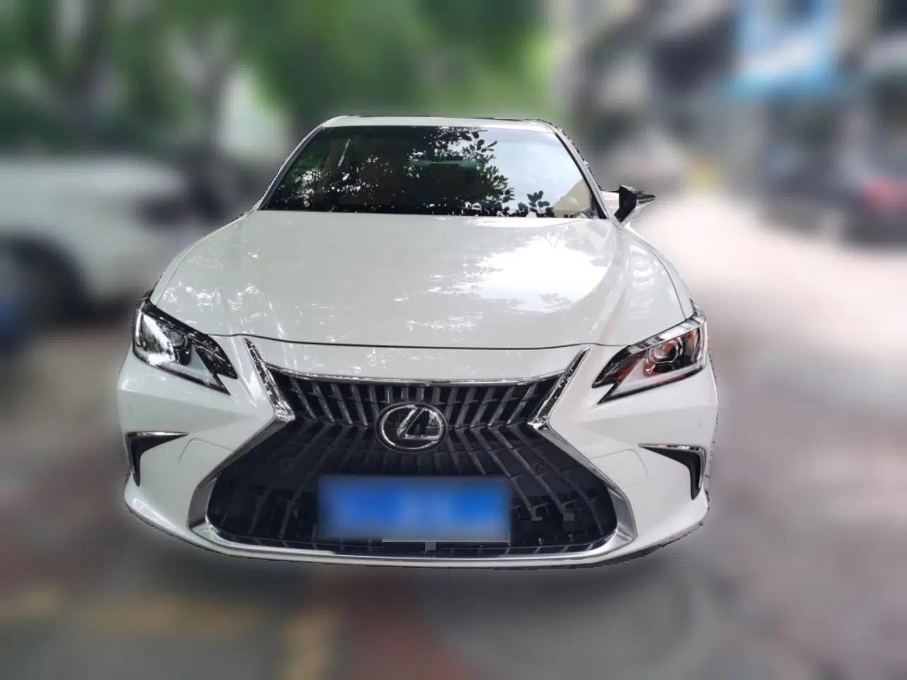 Lexus ES 2023 200 Excellence Edition — миниатюра 2