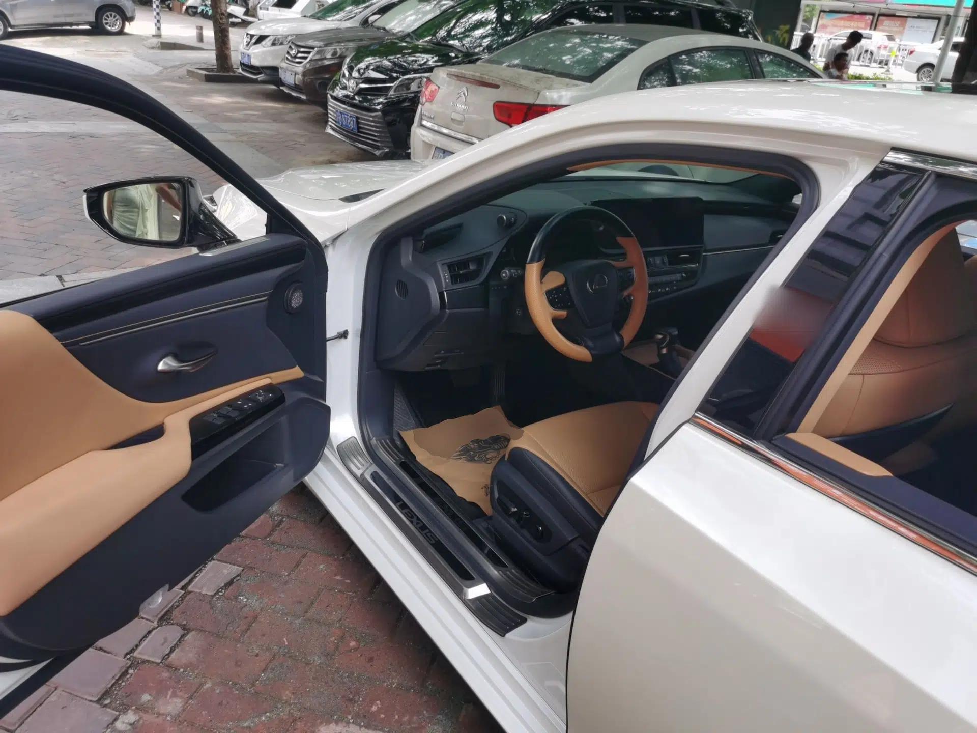 Lexus ES 2023 200 Excellence Edition — миниатюра 16