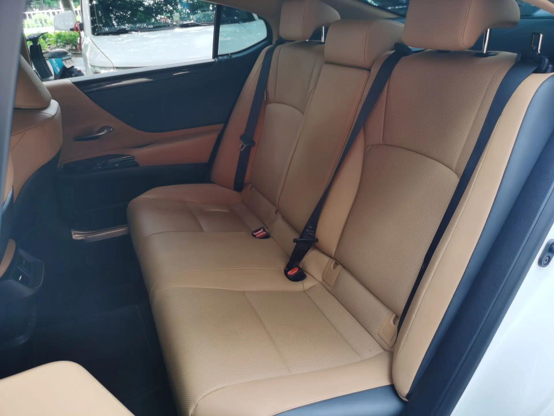 Lexus ES 2023 200 Excellence Edition — миниатюра 17