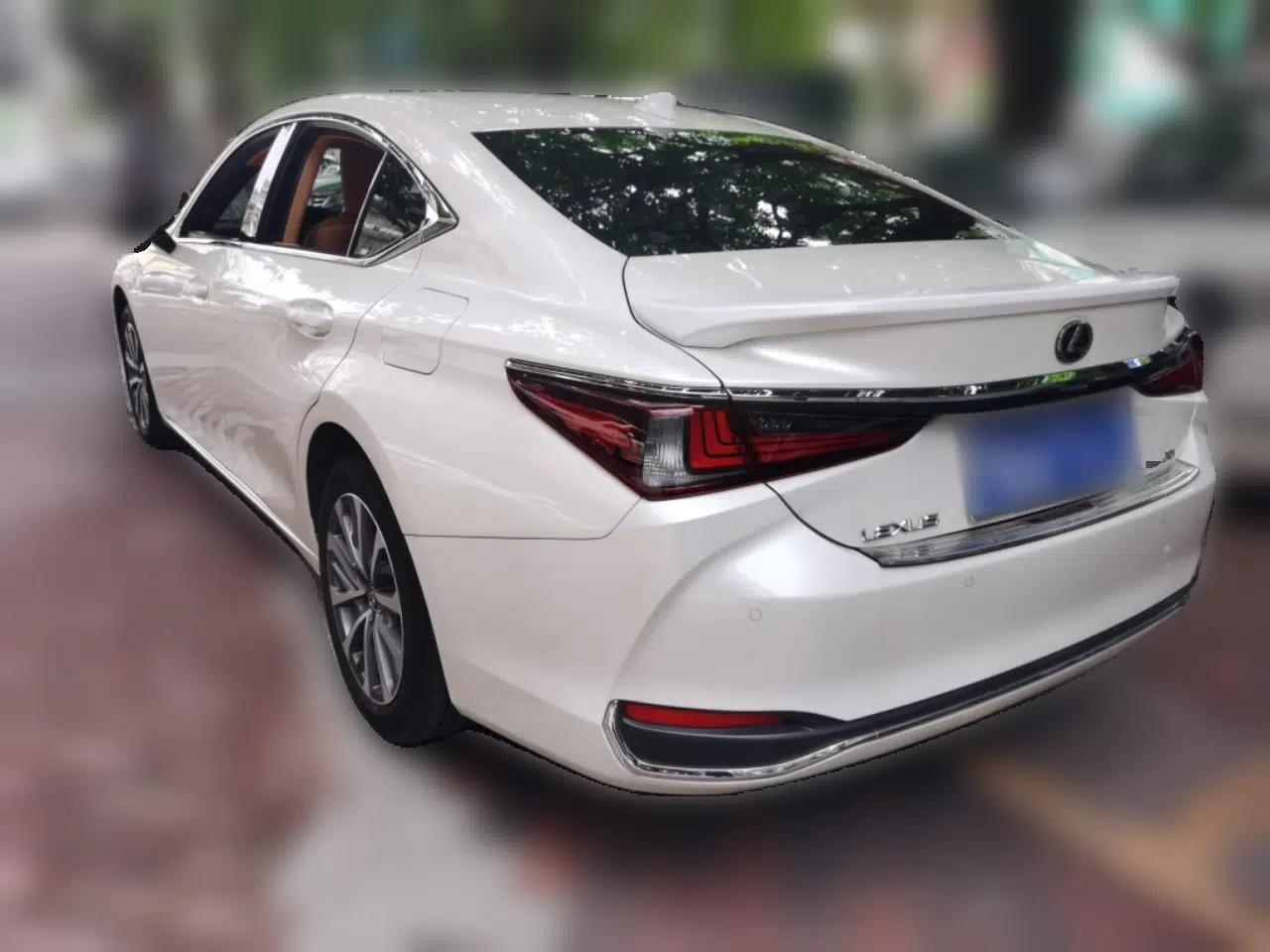 Lexus ES 2023 200 Excellence Edition — миниатюра 4