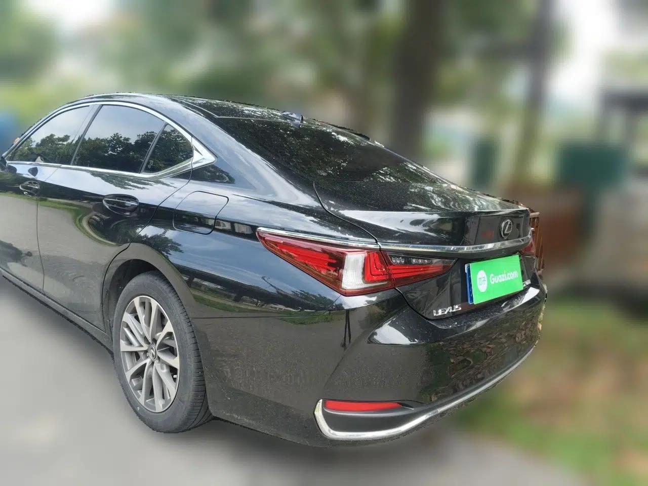 Lexus ES 2022 200 Excellence Edition — миниатюра 4