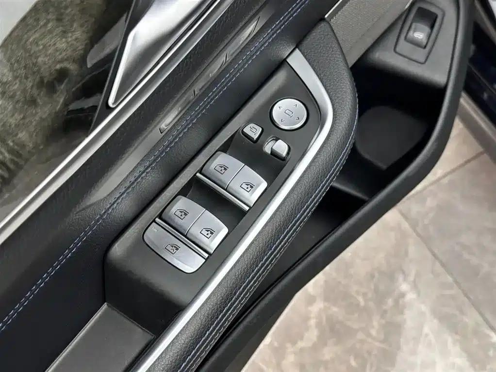2021 BMW 6 Series GT 630i M Sport Package — миниатюра 16