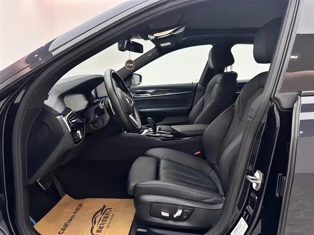 2021 BMW 6 Series GT 630i M Sport Package — миниатюра 8
