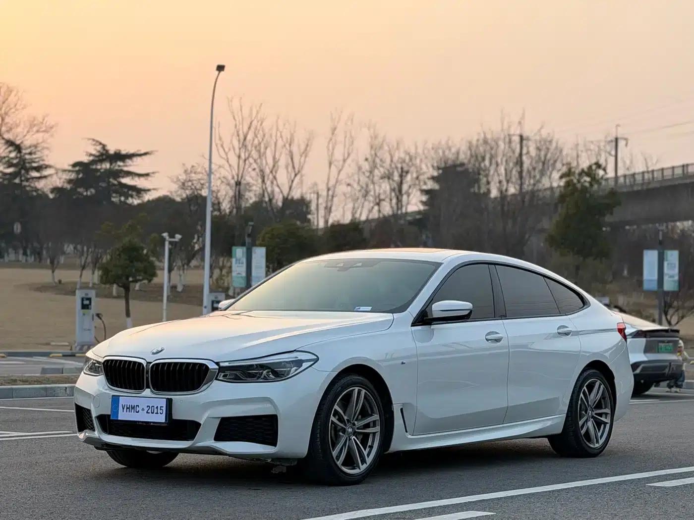 2019 BMW 6 Series GT 630i M Sport Package — миниатюра 1
