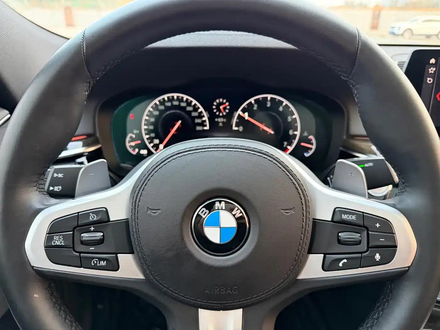 2019 BMW 6 Series GT 630i M Sport Package — миниатюра 12