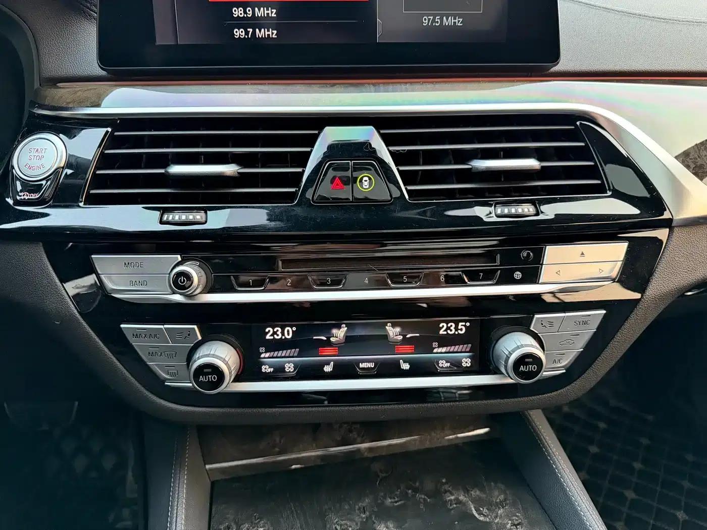 2019 BMW 6 Series GT 630i M Sport Package — миниатюра 14