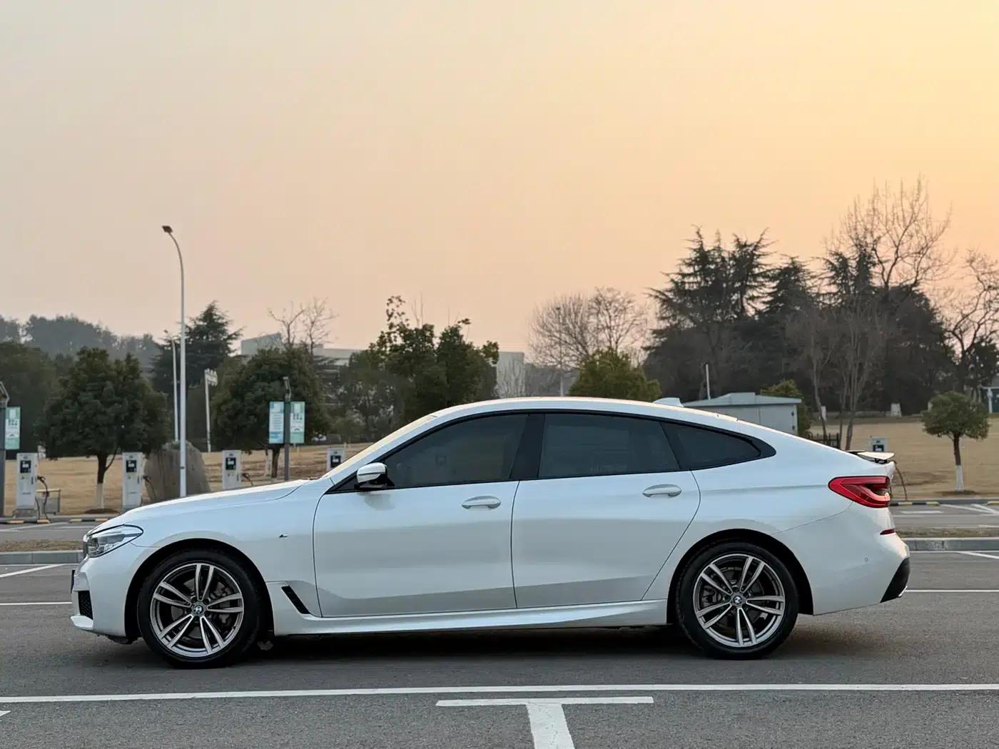2019 BMW 6 Series GT 630i M Sport Package — миниатюра 4