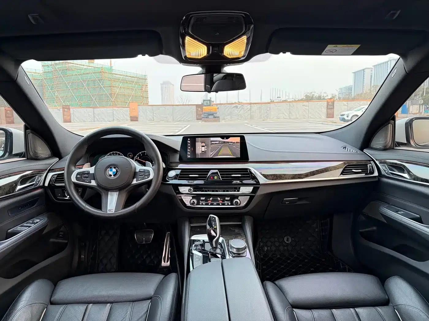 2019 BMW 6 Series GT 630i M Sport Package — миниатюра 7