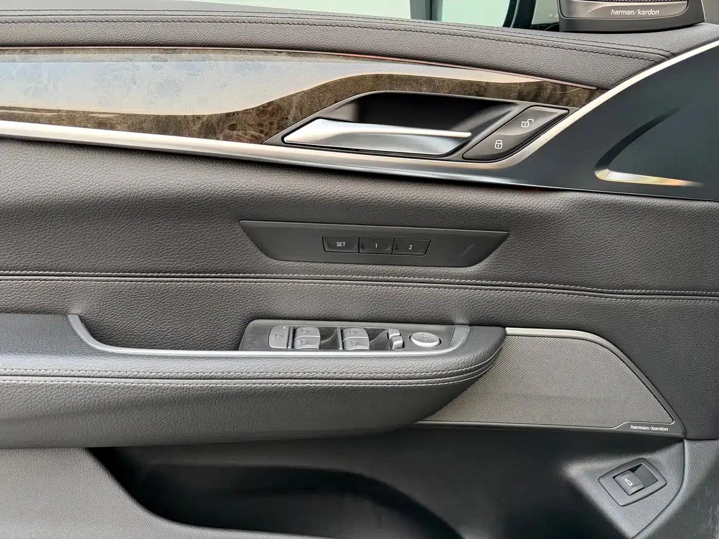 2019 BMW 6 Series GT 630i M Sport Package — миниатюра 9