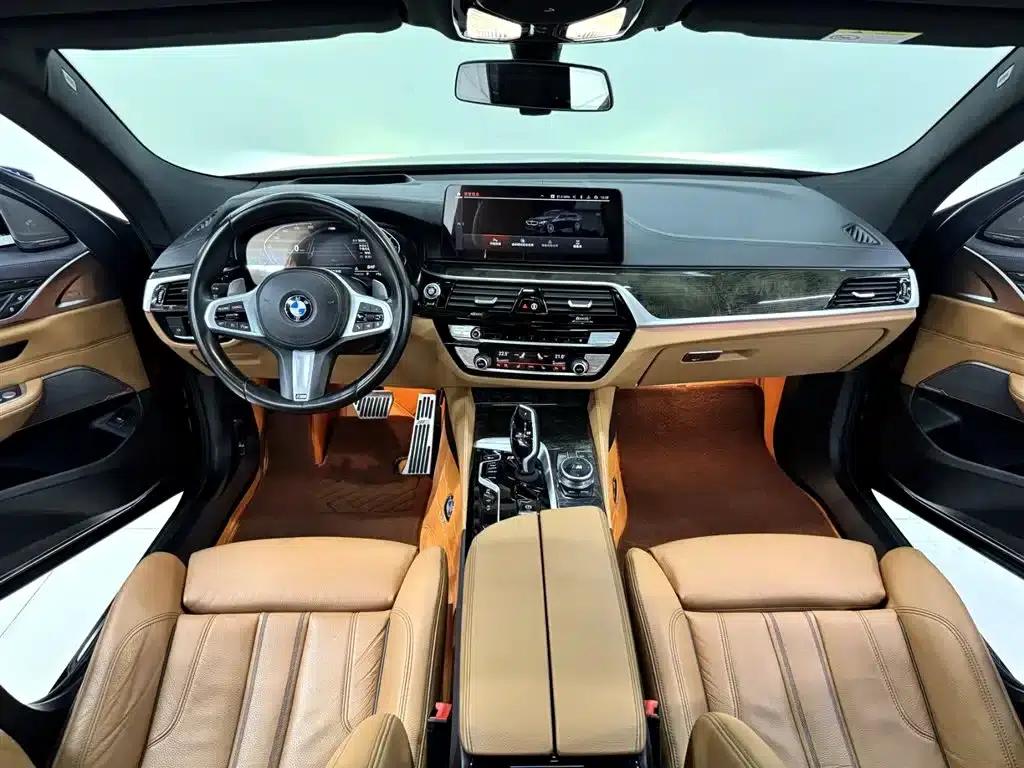 2021 BMW 6 Series GT 630i M Sport Package — миниатюра 11