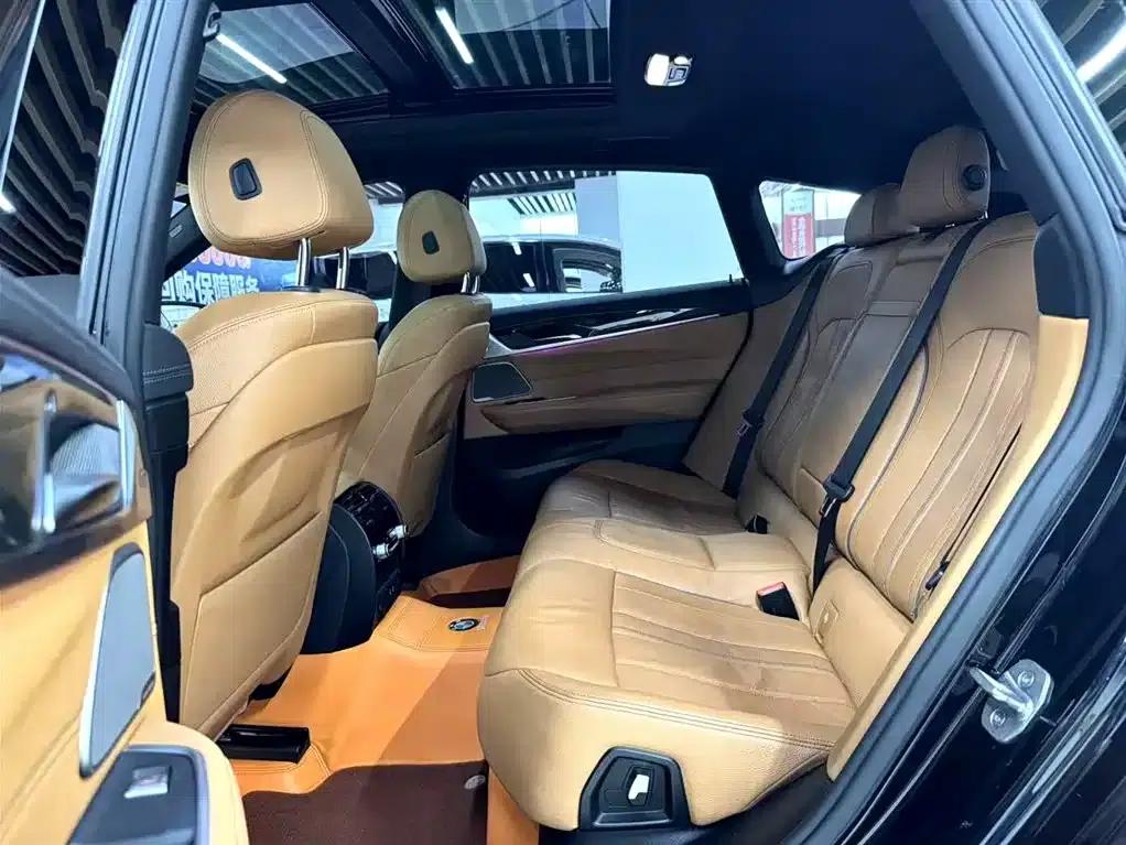 2021 BMW 6 Series GT 630i M Sport Package — миниатюра 13