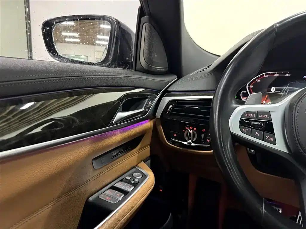 2021 BMW 6 Series GT 630i M Sport Package — миниатюра 15
