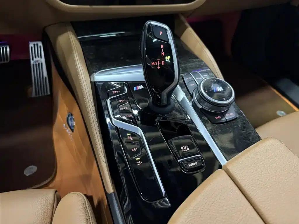 2021 BMW 6 Series GT 630i M Sport Package — миниатюра 17