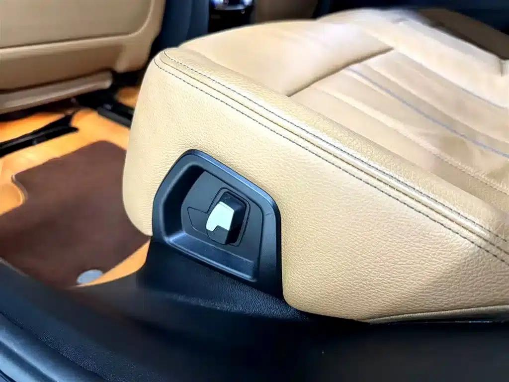 2021 BMW 6 Series GT 630i M Sport Package — миниатюра 21