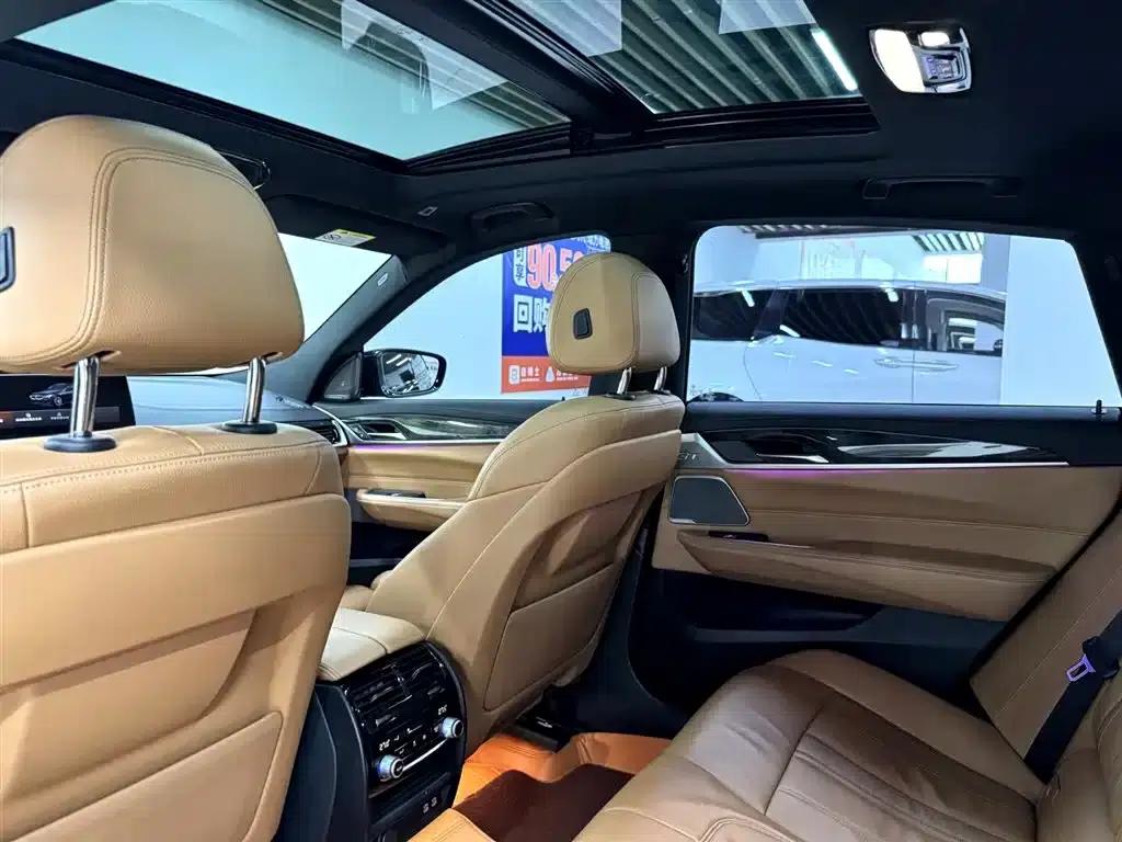 2021 BMW 6 Series GT 630i M Sport Package — миниатюра 26