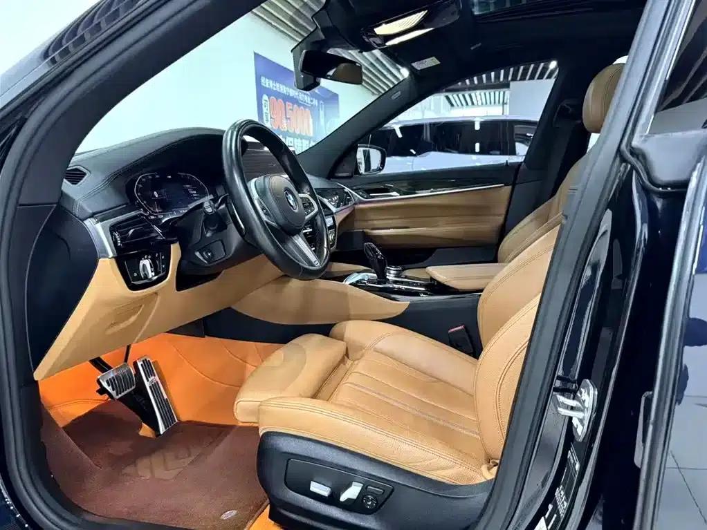 2021 BMW 6 Series GT 630i M Sport Package — миниатюра 9