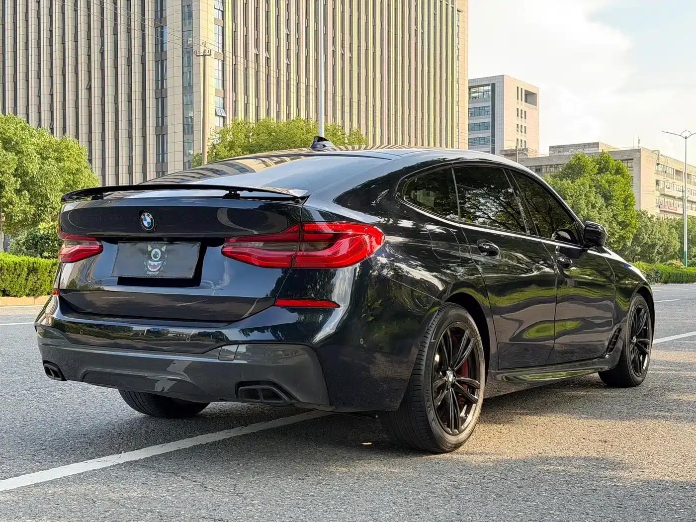 2020 BMW 6 Series GT 630i M Sport Package — миниатюра 4
