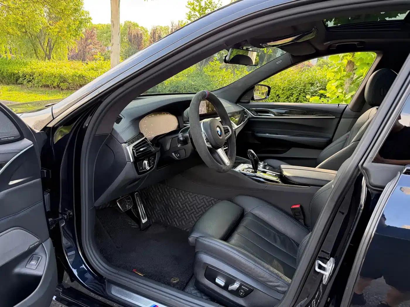 2020 BMW 6 Series GT 630i M Sport Package — миниатюра 7