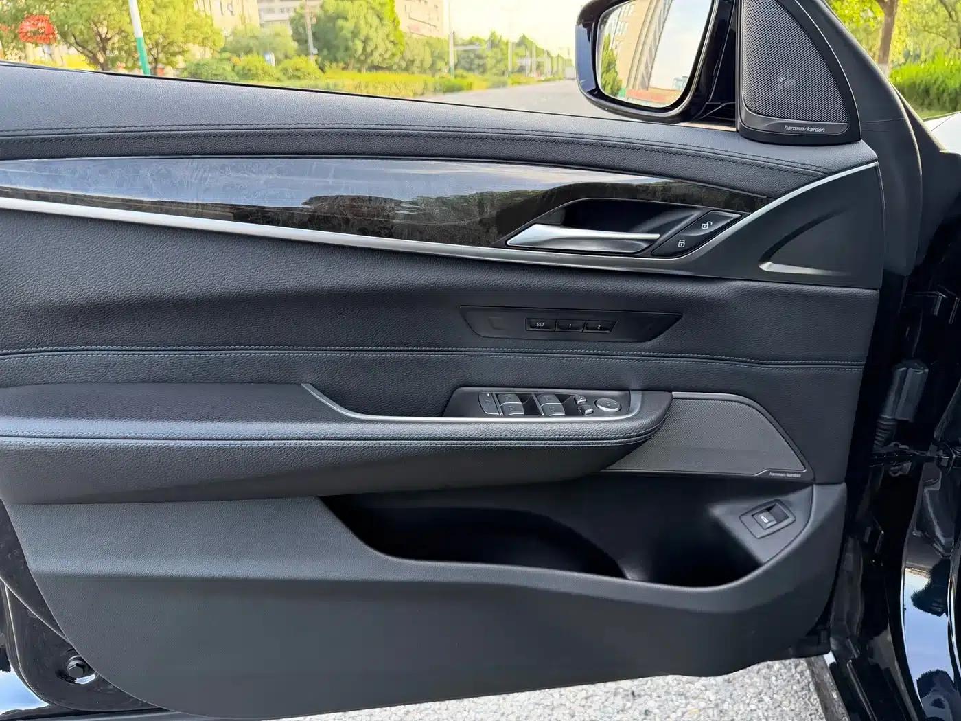 2020 BMW 6 Series GT 630i M Sport Package — миниатюра 8