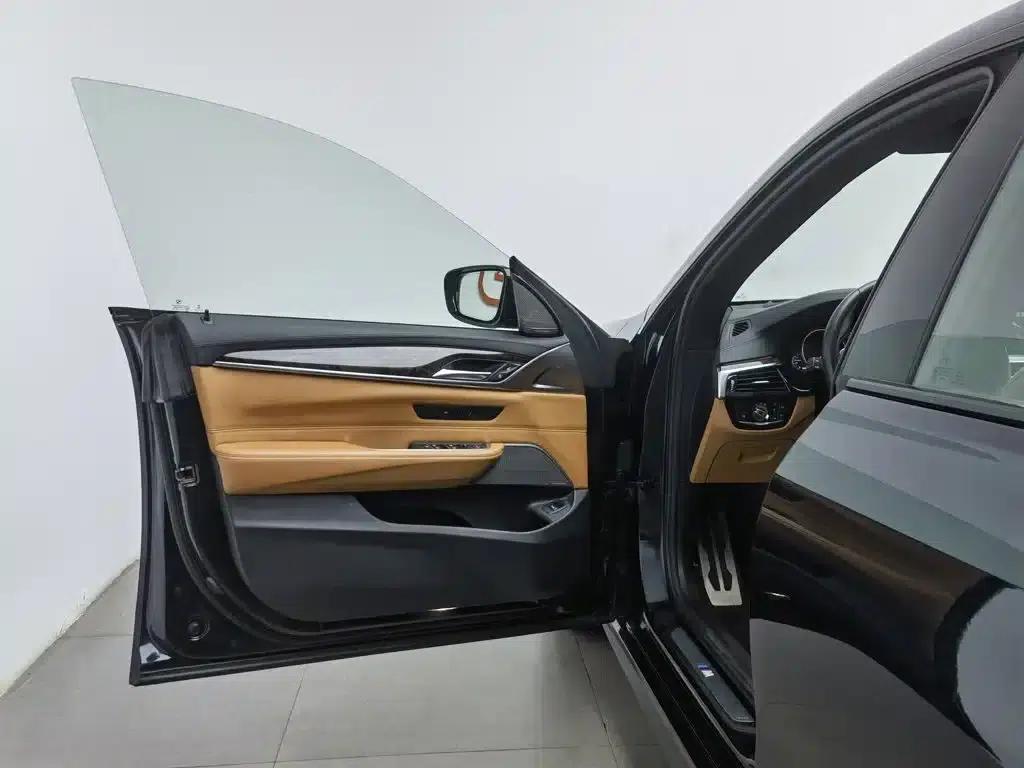 2018 BMW 6 Series GT 630i Luxury Design Package — миниатюра 8