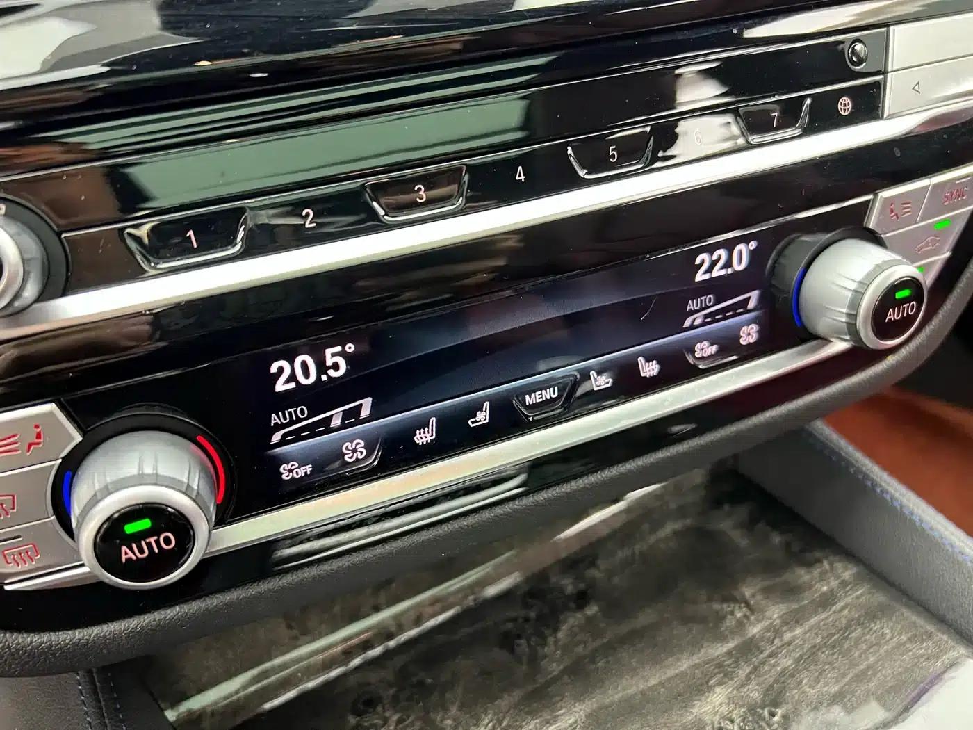 2021 BMW 6 Series GT 630i M Sport Package — миниатюра 14