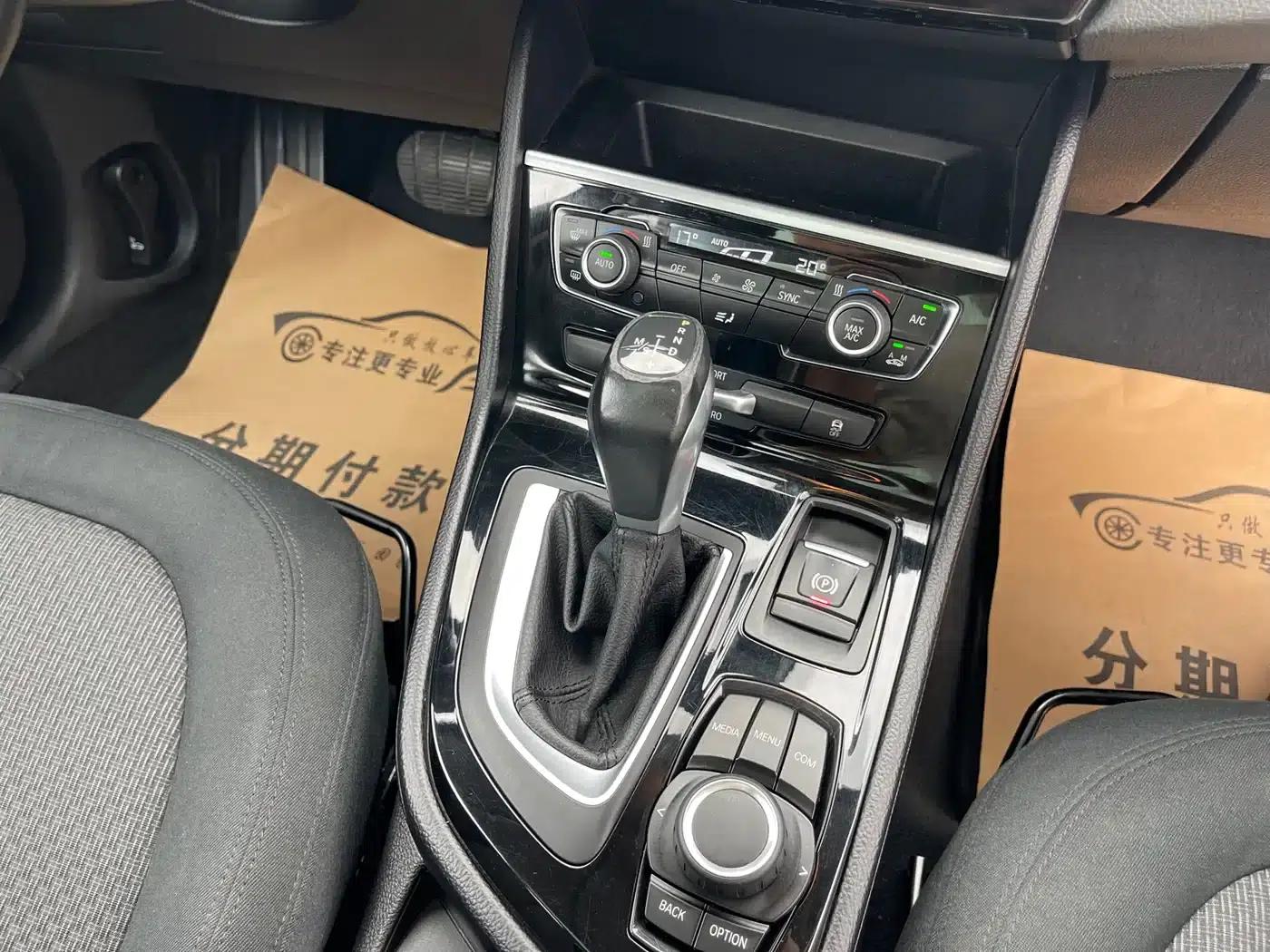 2016 BMW 2 Series Gran Tourer 218i Leading Edition — миниатюра 12
