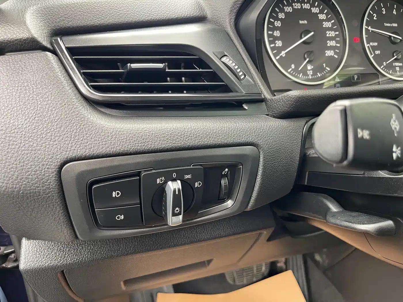 2016 BMW 2 Series Gran Tourer 218i Leading Edition — миниатюра 14