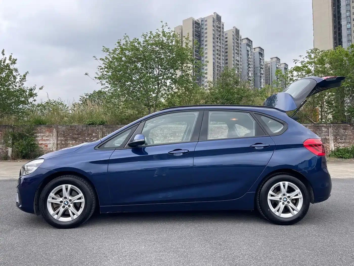 2016 BMW 2 Series Gran Tourer 218i Leading Edition — миниатюра 4