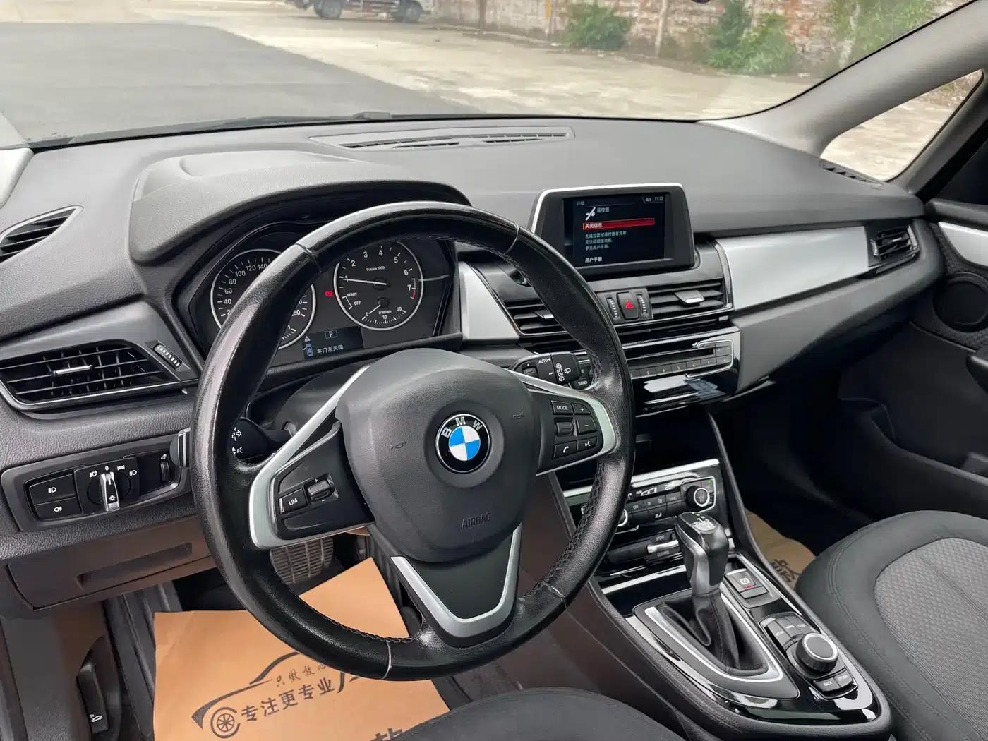 2016 BMW 2 Series Gran Tourer 218i Leading Edition — миниатюра 10