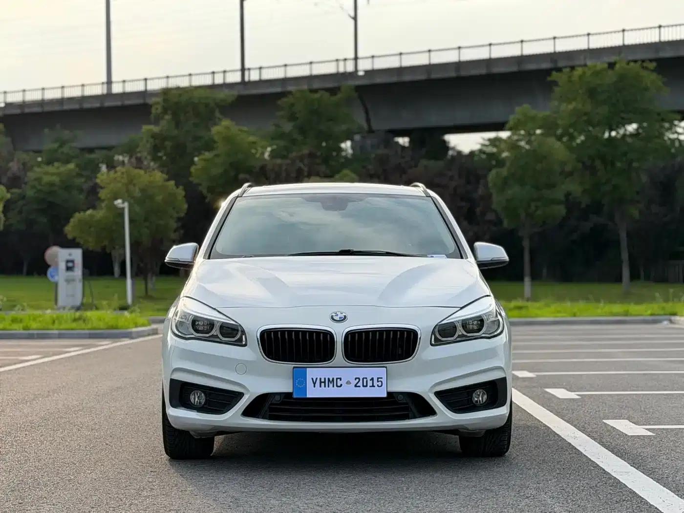 2016 BMW 2 Series Gran Tourer 218i Sport Design Package — миниатюра 2