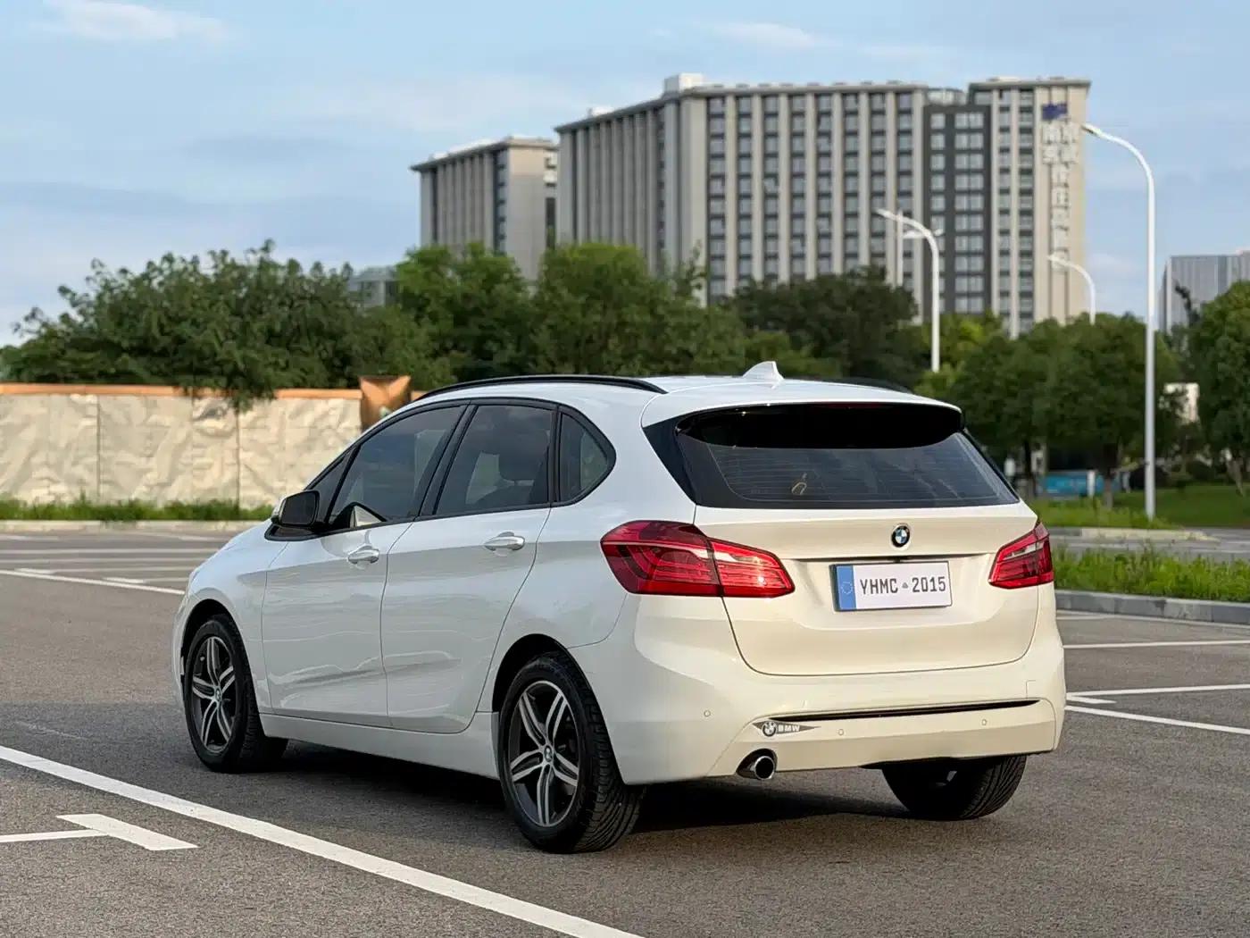 2016 BMW 2 Series Gran Tourer 218i Sport Design Package — миниатюра 18