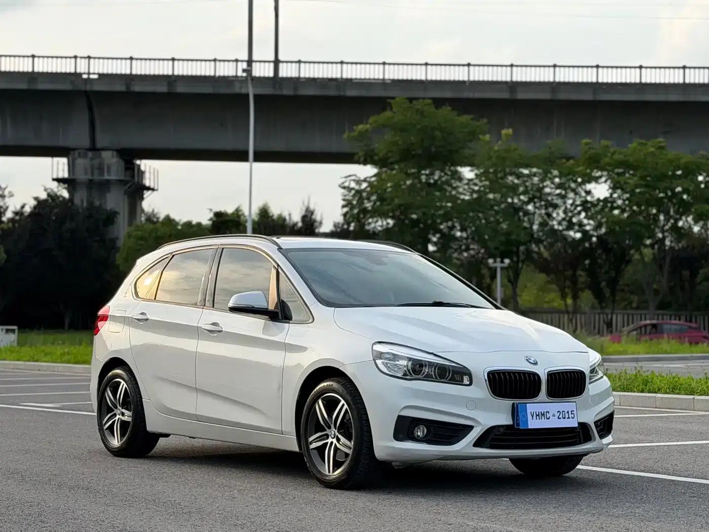 2016 BMW 2 Series Gran Tourer 218i Sport Design Package — миниатюра 3