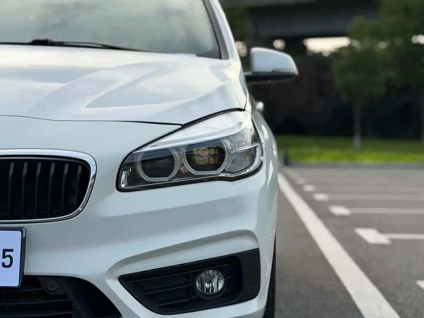 2016 BMW 2 Series Gran Tourer 218i Sport Design Package — миниатюра 23